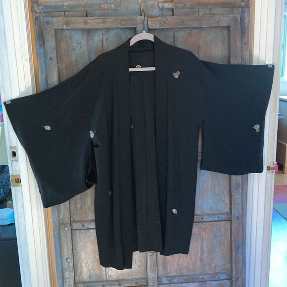 Japanese Style Black Kimono with Silver & Gold Leaf Embroidery- One Size -Unworn - Picture 2 of 11